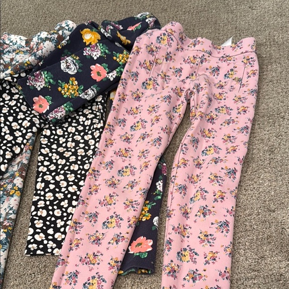 Floral and Patterned Leggings Set, very nice pointe pants. - Picture 8 of 9